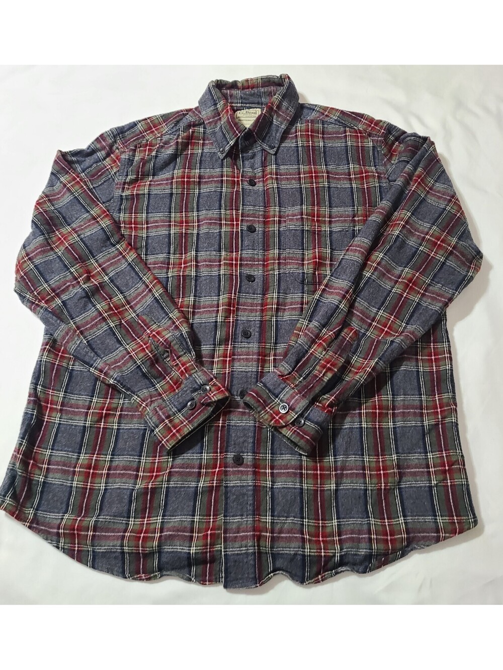 LL Bean Traditional Fit  Gray Stewart Scotch Plaid Flannel Shirt Mens Sz Medium